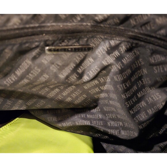Steve Madden Baustin Green Weekender Bag - Picture 11 of 11